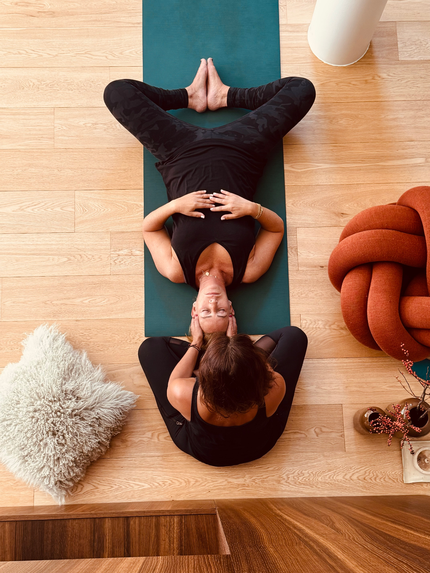 Melissa accompanying a breathwork session